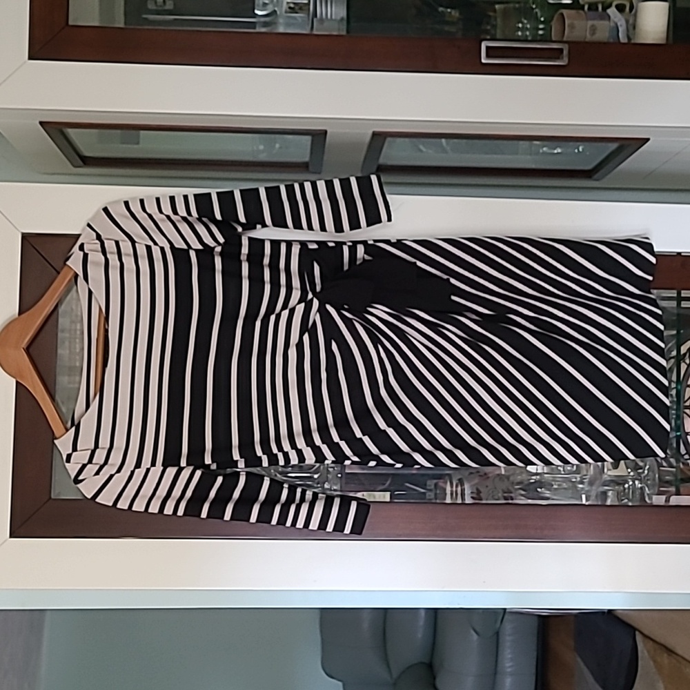 Taylor Striped Midi Dress ❤️